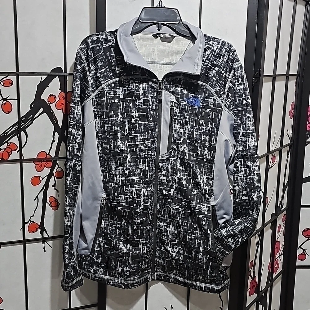 The North Face zip north